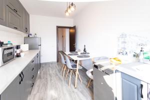 Η κουζίνα ή μικρή κουζίνα στο MrResidence