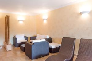 A seating area at Pension- Appartement Kristall