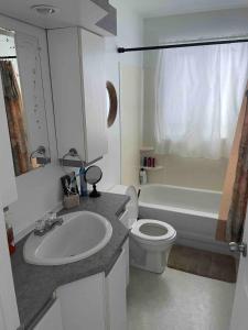 Ένα μπάνιο στο Chalet à la Baie Boudreault