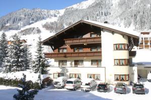 Foto dalla galleria di Hotel Garni Senn a Sankt Anton am Arlberg