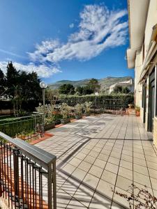 En generel udsigt til bjerge eller udsigt til bjerge taget fra feriehuset