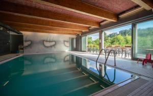Bazén v ubytování Hotel U Tří volů nebo v jeho okolí