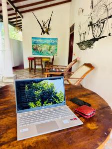 TV a/nebo společenská místnost v ubytování New Toropi Homestay