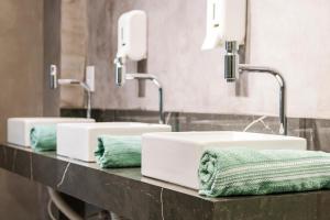 Ένα μπάνιο στο DOMUS GARDEN - Hostel e Studios +50 φωτογραφίες