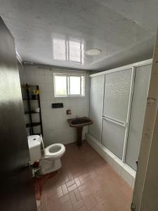 Un baño de Casa refugio antojitos