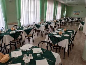 Restaurace v ubytování Hotel REX