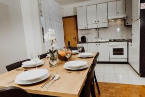 Kuchyň nebo kuchyňský kout v ubytování Apartman Tihana