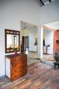 Fuajee või vastuvõtt majutusasutuses Olive Green Villa in Negombo for Airport Transit +75 fotot