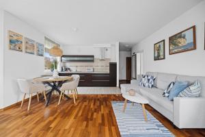 Kuchyňa alebo kuchynka v ubytovaní INA Rent - Nadmorskie Apartamenty