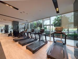 Fitness centrum a/nebo fitness zařízení v ubytování Hermes-Style 2BR, Full Burj Khalifa View - Infinity Pool - Full Fountain View