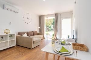 Posezení v ubytování Beach garden apartment