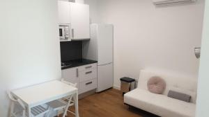 Kuchyň nebo kuchyňský kout v ubytování Beach garden apartment