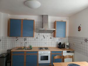 Kuchyň nebo kuchyňský kout v ubytování "PHÖNIX" mit Garten, bis 8 Personen, 1A Lage!