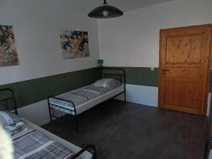 Postel nebo postele na pokoji v ubytování "PHÖNIX" mit Garten, bis 8 Personen, 1A Lage!