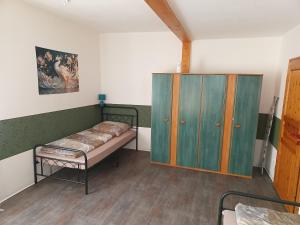 Postel nebo postele na pokoji v ubytování "PHÖNIX" mit Garten, bis 8 Personen, 1A Lage!