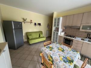 Η κουζίνα ή μικρή κουζίνα στο Two-bedroom vacation home