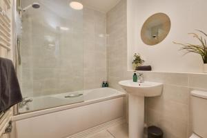 Bilik mandi di Wilford View +25 gambar
