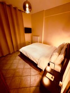 A bed or beds in a room at CW Flat