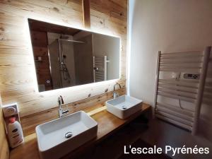 Kúpeľňa v ubytovaní Vue imprenable et jacuzzi 4 Etoiles
