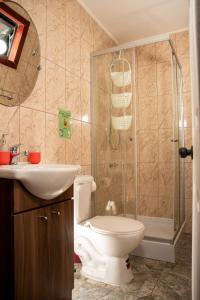 Un baño de Complejo Turístico Sacri