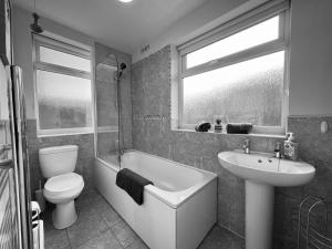 Ένα μπάνιο στο Park Apartment 2, Close to Tynemouth