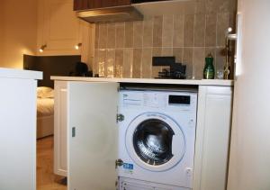 Foto dalla galleria di COZETT'HOME - STUDIO Chics & Modernes - 2 pas du Cirque Jules Verne - ad Amiens