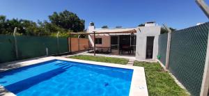 Bazén v ubytování Quincho Lo de Fausto nebo v jeho okolí