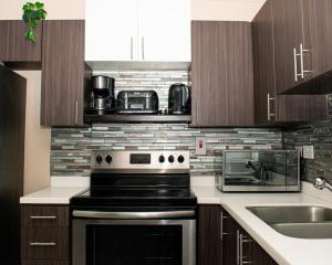 Gallery image of The Soul of Kingston Chic 2BR Condo with Pool and GYM in Kingston