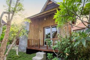 艾杜森林小屋旅馆外面的花园