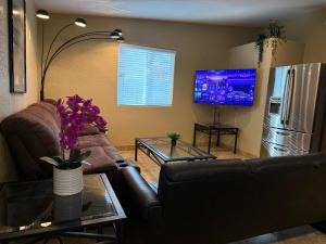 Galeriebild der Unterkunft 3 Bedroom, 2 Bath Whole House, ASU, Tempe, Scottsdale on Light Rail in Mesa