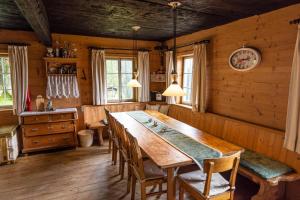 Φωτογραφία από το άλμπουμ του Hof zur Linde στο Κίτσμπουελ