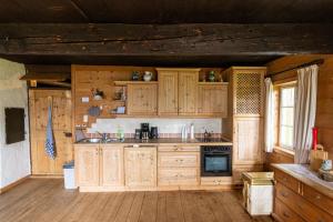 Η κουζίνα ή μικρή κουζίνα στο Hof zur Linde