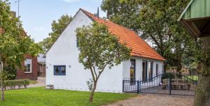 Το κτήριο όπου στεγάζεται  η παραθεριστική κατοικία