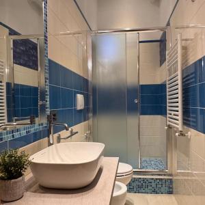 A bathroom at Roma Da Noi Suite