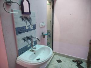 Gambar di galeri bagi Yadavas Naini di Prayagraj