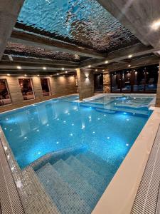 The swimming pool at or close to Bóris House