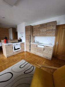 Nhà bếp/bếp nhỏ tại Ferienwohnung Reich