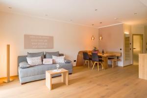 Posezení v ubytování Main-Vinotel Weingut Helmstetter