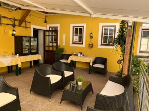 Posezení v ubytování Hotel-Garni Goldenes Kreuz
