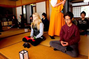 Majutusasutuse Shukubo Kansho-in Temple Sanrakuso külastajad