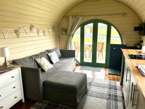 Posezení v ubytování Barnharrow Holiday Pods + 35 fotografií