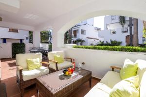Posezení v ubytování San Pedro beachside apartment