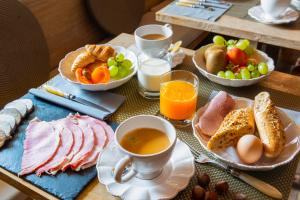 Eten bij of ergens in de buurt van het hotel

