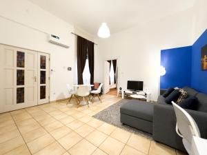 Posedenie v ubytovaní Charming 1BR Condo in Central Budapest - Skyline House