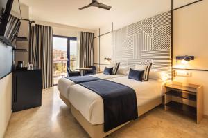 Postel nebo postele na pokoji v ubytování Hotel Yaramar - Adults Recommended