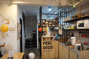 Kuchyň nebo kuchyňský kout v ubytování Feel Good Hostel bk