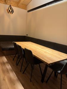 Φωτογραφία από το άλμπουμ του NEW OPENING "Frechdax - Apartments Stubai" Unique Apartments, near BUS STOP & GROCERY STORE, inkl INFRARED CABIN σε Neustift im Stubaital