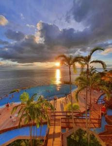a view of the pool at the resort or nearby at Flat de Luxo no Tropical - Vista Para Rio in Manaus