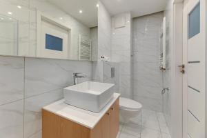Kúpeľňa v ubytovaní Apartments Old Town Angielska Grobla & by Noclegi Renters