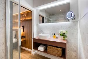 Ванна кімната в Hotel du Commerce